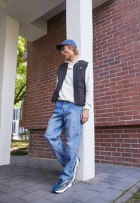 Puma DOWNTOWN PADDED GILET - Smanicato - black