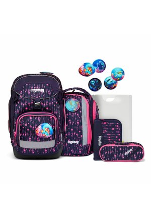 www.hofmann-onlineshop.de - Ergobag Pack PerlentauchBär Lumi Edition  Schulrucksack Set 6 tlg.