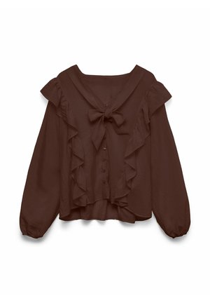 Smeđa bluza s dugim rukavima, naborani detalji oko izreza i dugmad na prednjem dijelu. Tkanina ima mekanu teksturu.