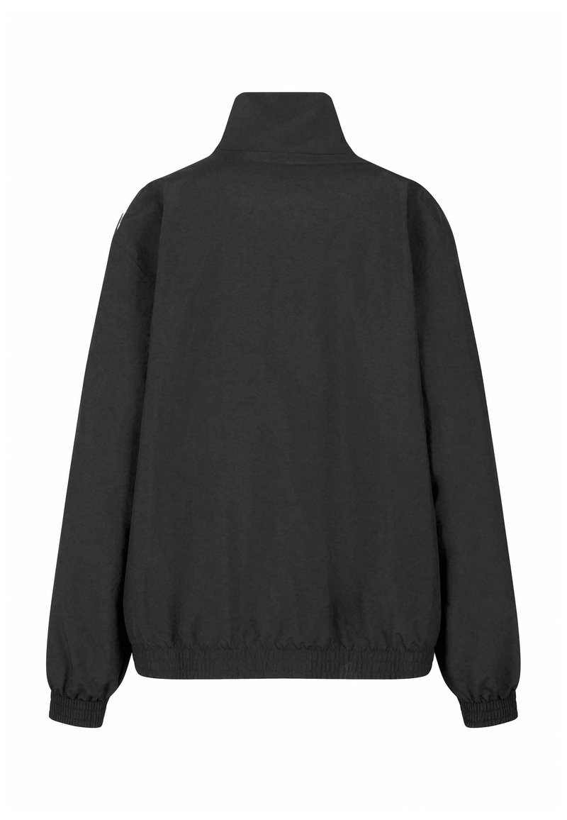 Schwarze Jacke mit hohem Kragen, elastischen Bündchen und Saum. Glatte Textur, minimalistisches Design und keine sichtbaren Verschlussdetails.