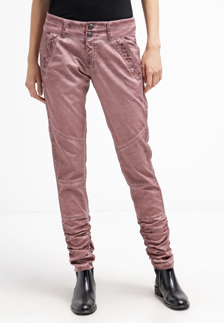 Rosa, slim-fit byxor med en rynkig textur, dekorativ sido-söm och knäppning. Har samlade muddar och slät tyg.