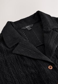 Non selezionato, black