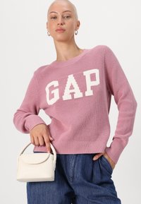GAP Petite LOGO - Pullover - lilas pink