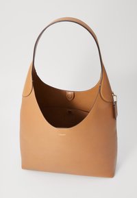 Leren handtas in tan kleur met een afgeronde, hobo-stijl vorm, een enkele schouderriem en een drukknoopsluiting met een binnenlabel.