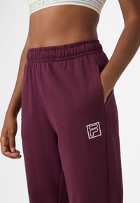 Fila LAGRIO LOOSE czerwony