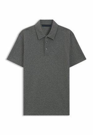 Polo grigio realizzato in tessuto testurizzato con colletto classico, chiusura a tre bottoni e maniche corte. Nessun motivo o accentuazione visibile.
