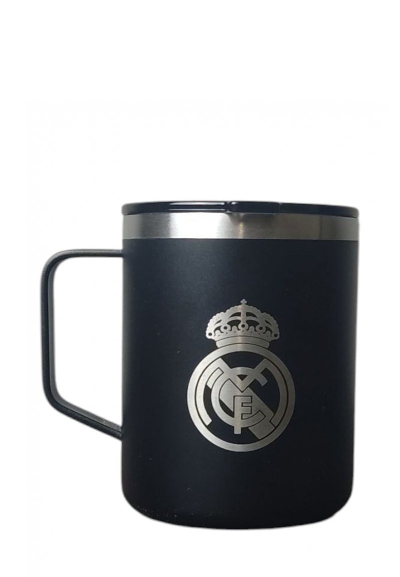 Czarny kubek ze stali nierdzewnej z srebrną obręczą i wytłoczonym logo Real Madrid z koroną. Zawiera uchwyt dla łatwego trzymania.