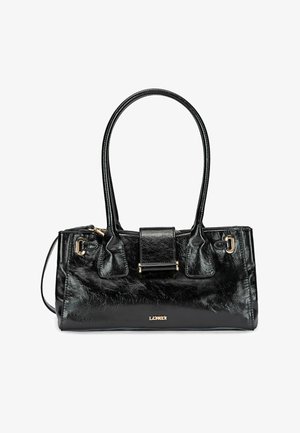 Sac à main en cuir noir brillant avec deux poignées, rabat avant, éléments dorés et petit logo de la marque au centre avant.