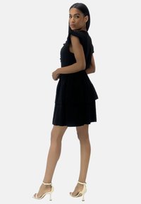 Elara Vestido informal - schwarz