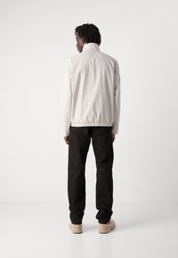 Thumbnail Image 5