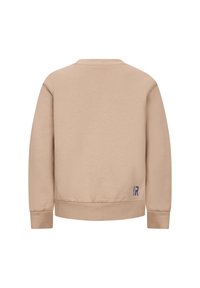 Beżowy sweter z mieszanki bawełny, z okrągłym dekoltem, długimi rękawami i ściągaczami, z małym niebieskim logo na dole z lewej strony.