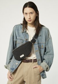 Rivedroite Paris CUSTINE - Sac banane - black