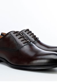 WITTCHEN Veterschoenen - dark brown