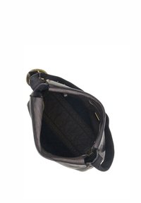 Borsa a tracolla in pelle nera con superficie texturizzata, ampia apertura, accessori in oro, rivestimento interno e manico corto. L'interno comprende tasche aggiuntive.