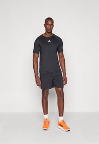 adidas Performance GYM - Sports T-shirts - black