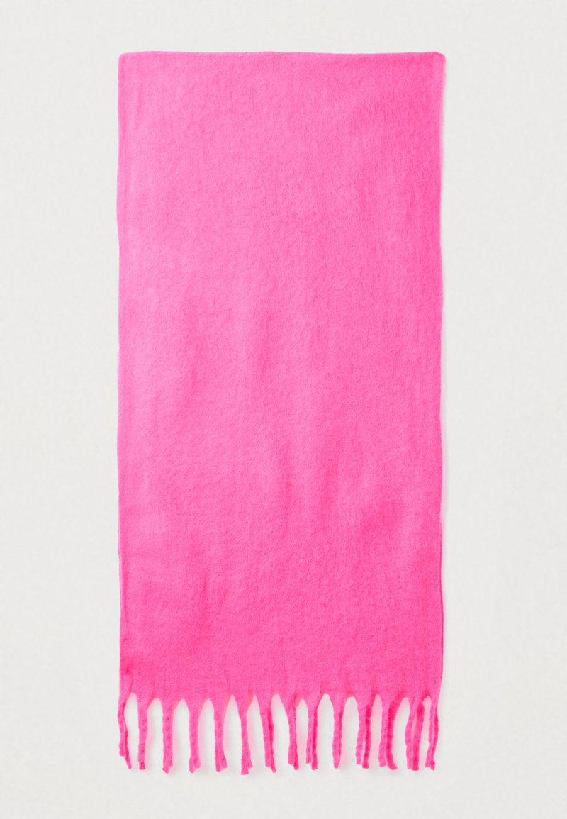 Cachecol de lã cor-de-rosa com bordas desfiadas, formato retangular, textura suave e cor sólida vibrante. Sem padrões ou outros detalhes.