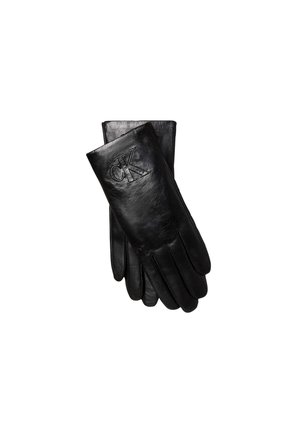 Par sorte læderhandsker med "CK" præget på oversiden af den ene handske, arrangeret med den ene handske over den anden.