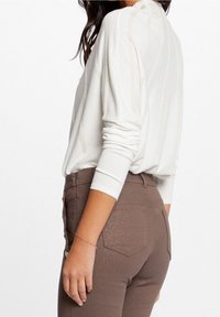 Morgan Svetr - white denim