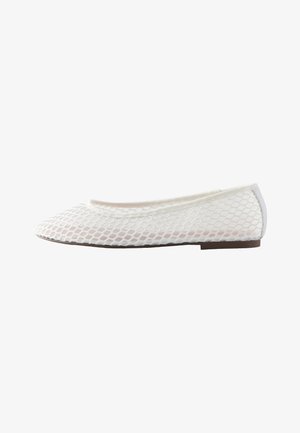 Next, REGULAR FIT - FOREVER COMFORT® ROUND TOE MESH BALLERINA FLATS . - Balerínky - white