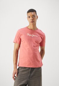 Pepe Jeans EGGO - Marškinėliai su spaudiniu - cedar wood brown