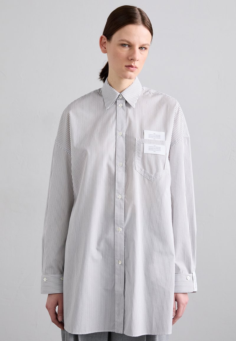 ROKH - DOUBLE COLLAR  - Pogājama blūze - white/grey, Palielināt
