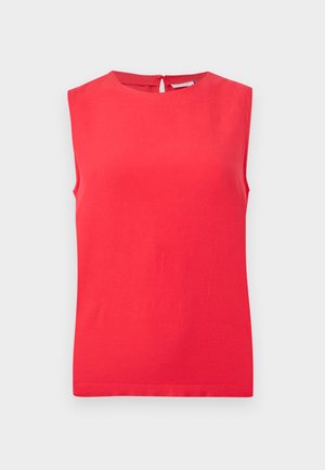 Ærmeløs, knaldrød top med rund halsudskæring og en lille nøglehulsknaplukning bagpå.