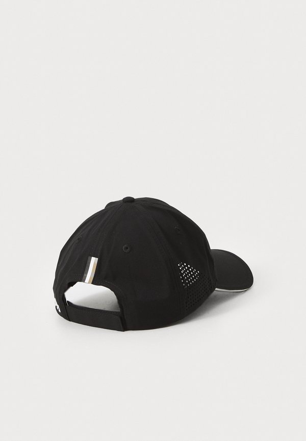 LACH TENNIS ON COURT - Cap3