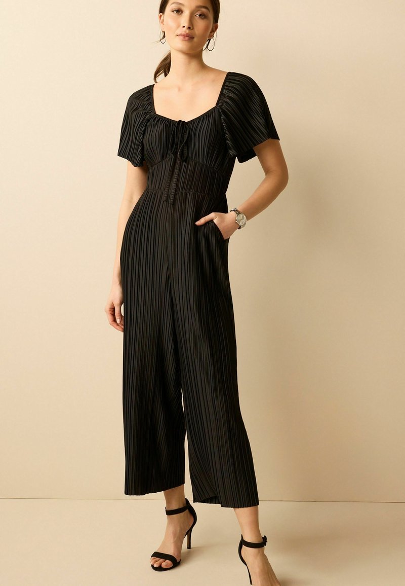 Next SHORT SLEEVES PLISSE JUMPSUIT Tuta jumpsuit black/nero