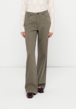 ONLJUICY SOFT WIDE PANT - Nohavice - smokey olive