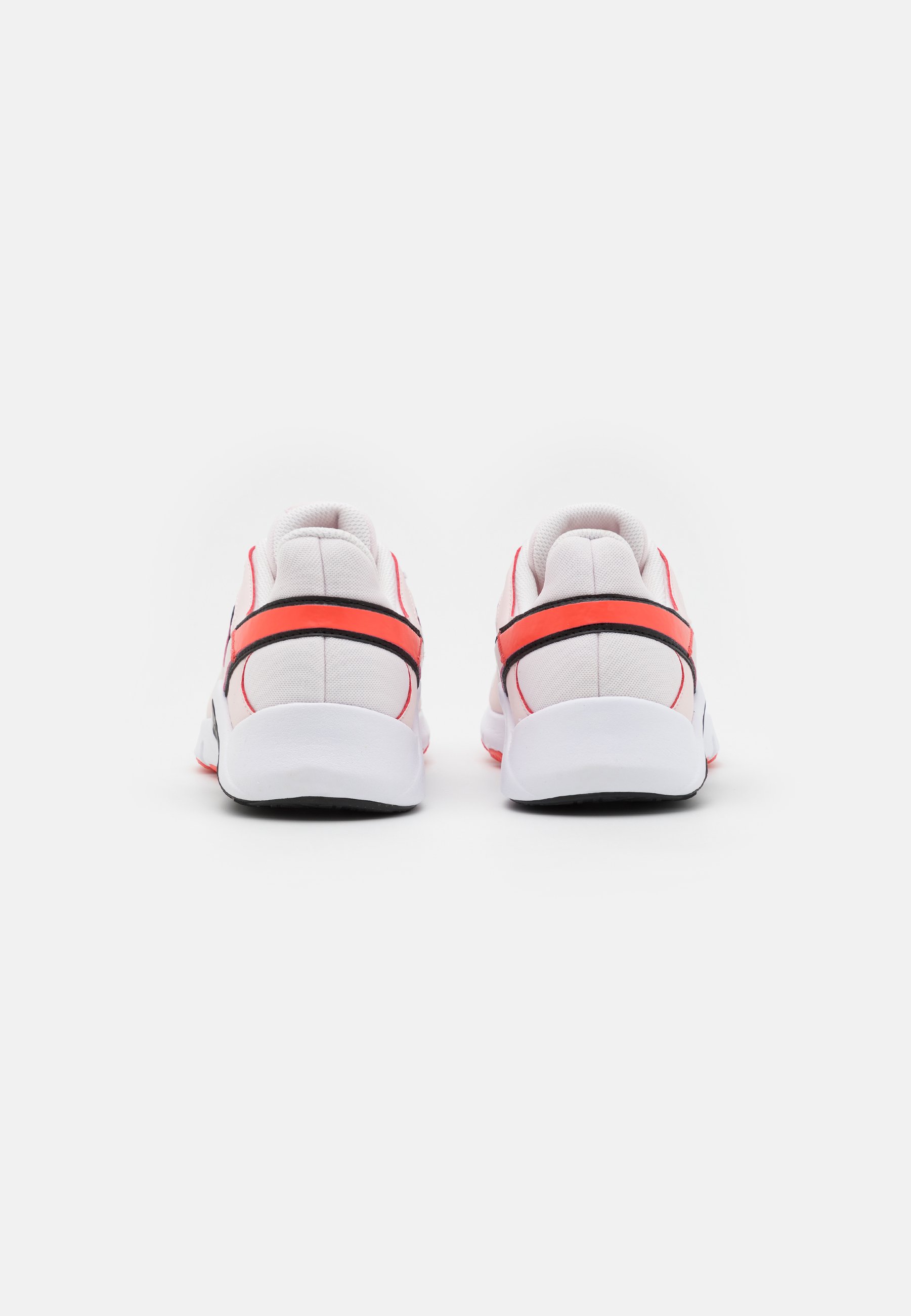 nike performance legend