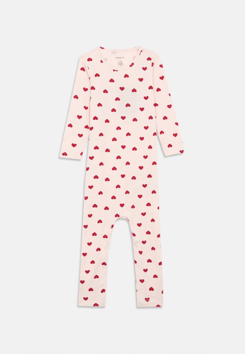 Lange mouw romper van zachte katoen, met een lichtroze achtergrond en rode hartprint, met drukknoopsluiting aan de onderkant.