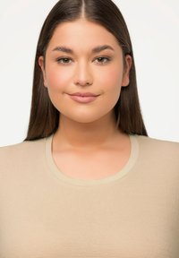 Ulla Popken Jednoduché tričko - sand