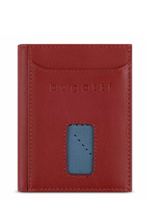 Portefeuille en cuir rouge avec un logo en relief, comprenant un emplacement pour carte bleu avec une texture rayée diagonale et des coutures précises.