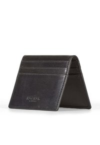 Svart lærpung med trekantet design, utstyrt med flere kortlommer og preget logo, avsluttet med glatt tekstur og pene sømmer.