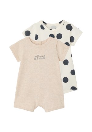 Zwei kurzärmelige Baby-Strampler, einer beige mit französischem Text "petit amour de la famille", einer weiß mit großen schwarzen Punkten.