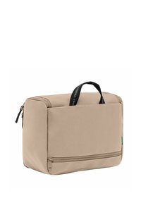 Borsa da viaggio in tessuto beige con forma rettangolare, manico superiore, tasca frontale con zip e dettagli in verde. Texture liscia e design minimalista.