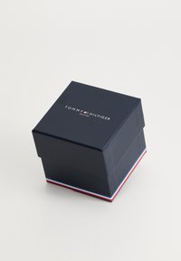Thumbnail Image 5