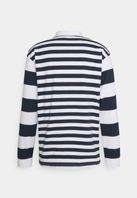 Marinblå och vit långärmad polo med horisontella ränder, krage och mjuk bomullsblandning.