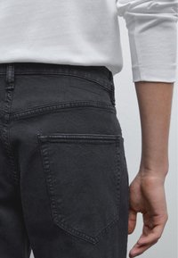Massimo Dutti TAPERED FIT - Jeans a sigaretta - dark blue