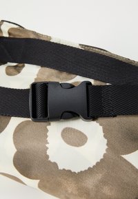 Thumbnail Image 5