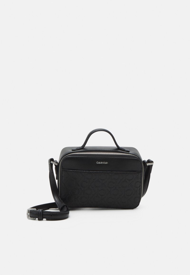 Calvin Klein MUST CAMERA BAG MONO - Plecu soma - black