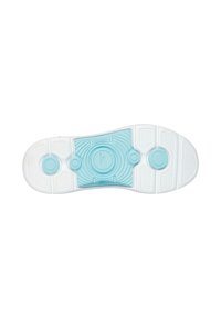Suela de zapatilla blanca con acentos azules, que presenta una superficie de goma texturizada, almohadillas en forma circular y surcos para tracción.
