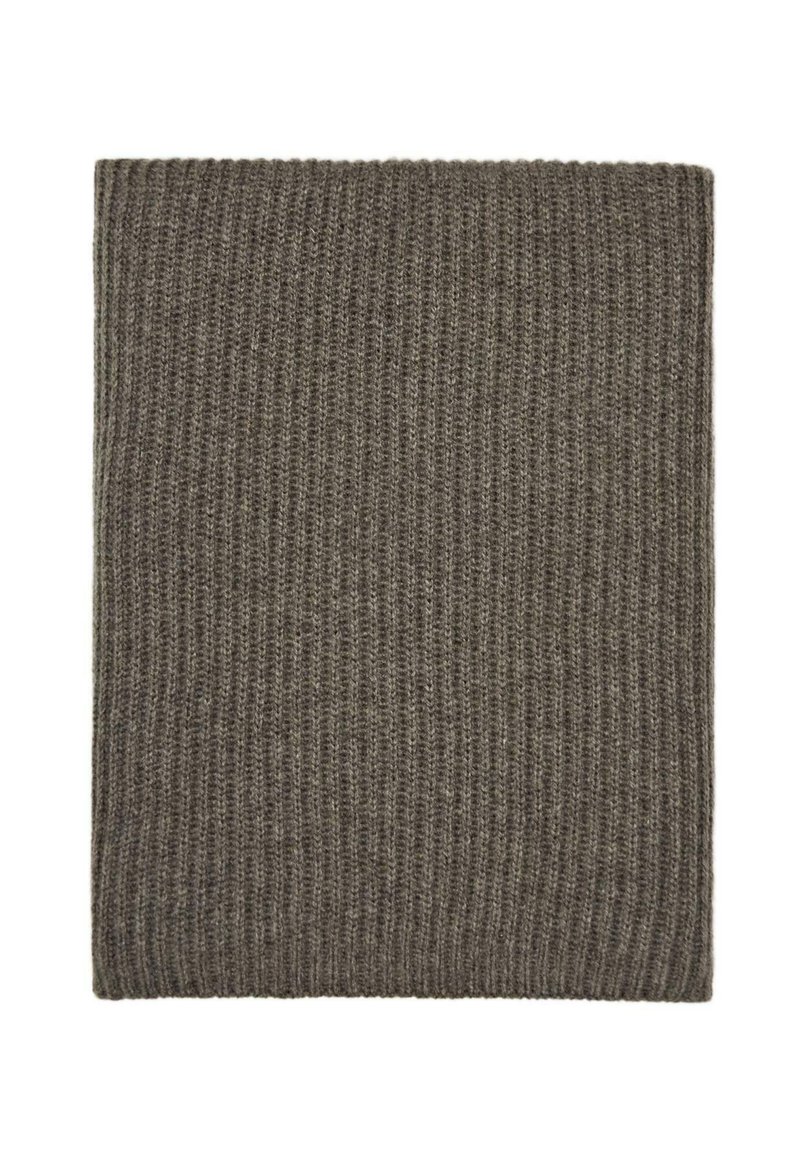 Sciarpa marrone lavorata a maglia con una texture a coste, caratterizzata da una forma rettangolare e un materiale morbido e caldo. Senza marchi o dettagli visibili.
