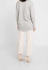 Wallis Maglione - light grey