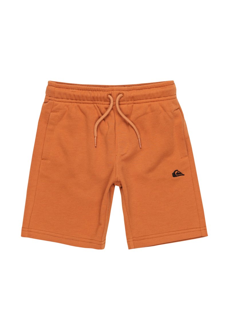 Pantalones cortos de algodón naranjas con cintura elástica, cordón ajustable, dos bolsillos laterales y un detalle de logo negro en la parte frontal.