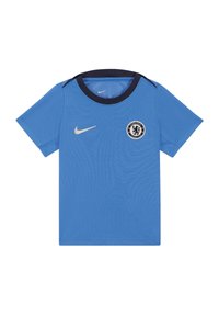 Maglietta da calcio blu a maniche corte realizzata in tessuto texturizzato. Presenta un colletto blu navy, il logo Nike in oro e l'emblema del Chelsea FC in design circolare.