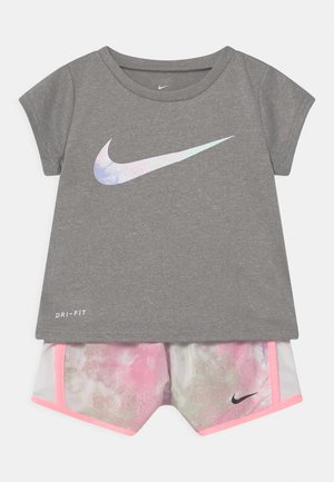 SKY DYE TEMPO SET - T-shirt print - arctic punch
