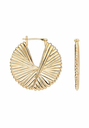 Boucles d'oreilles créoles rondes en or avec un motif côtelé en forme d'éventail et un fermoir à charnière, vues de face et de côté sur un fond blanc.