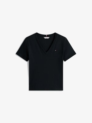 T-shirt V-neck preto feito de tecido macio, com mangas curtas e um pequeno logo no lado esquerdo do peito. Design clássico e minimalista.