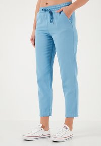 LELA REGULAR FIT - Hlače - light blue